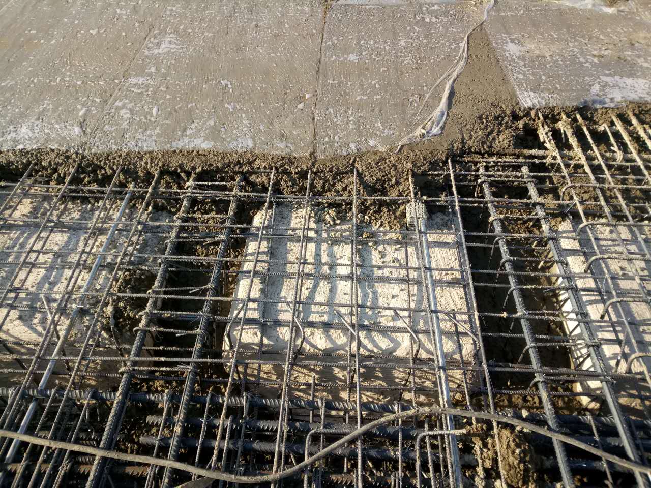 一次性模壳楼盖与井字梁楼盖经济比较